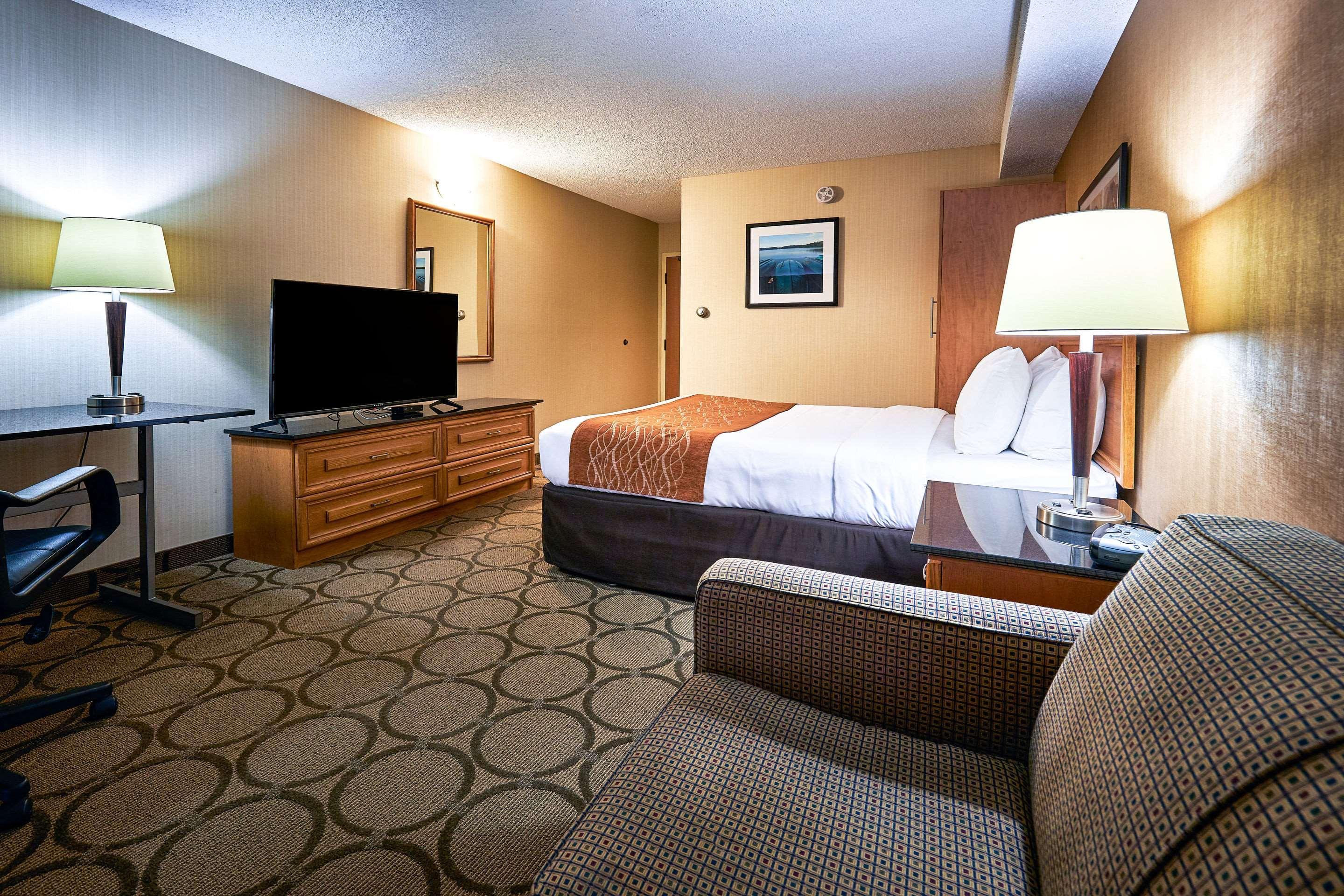 Comfort Inn Rouyn Exterior photo