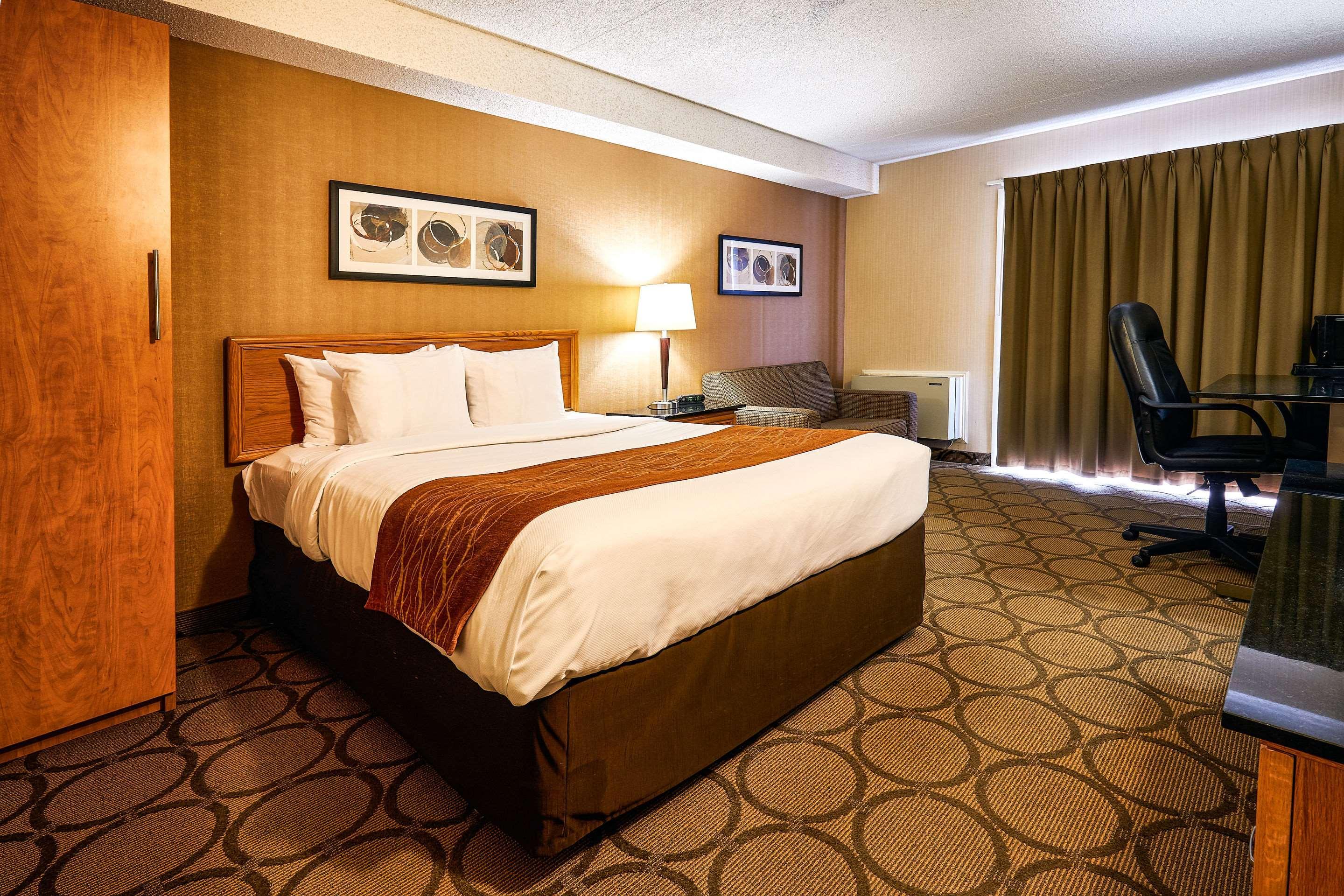 Comfort Inn Rouyn Exterior photo