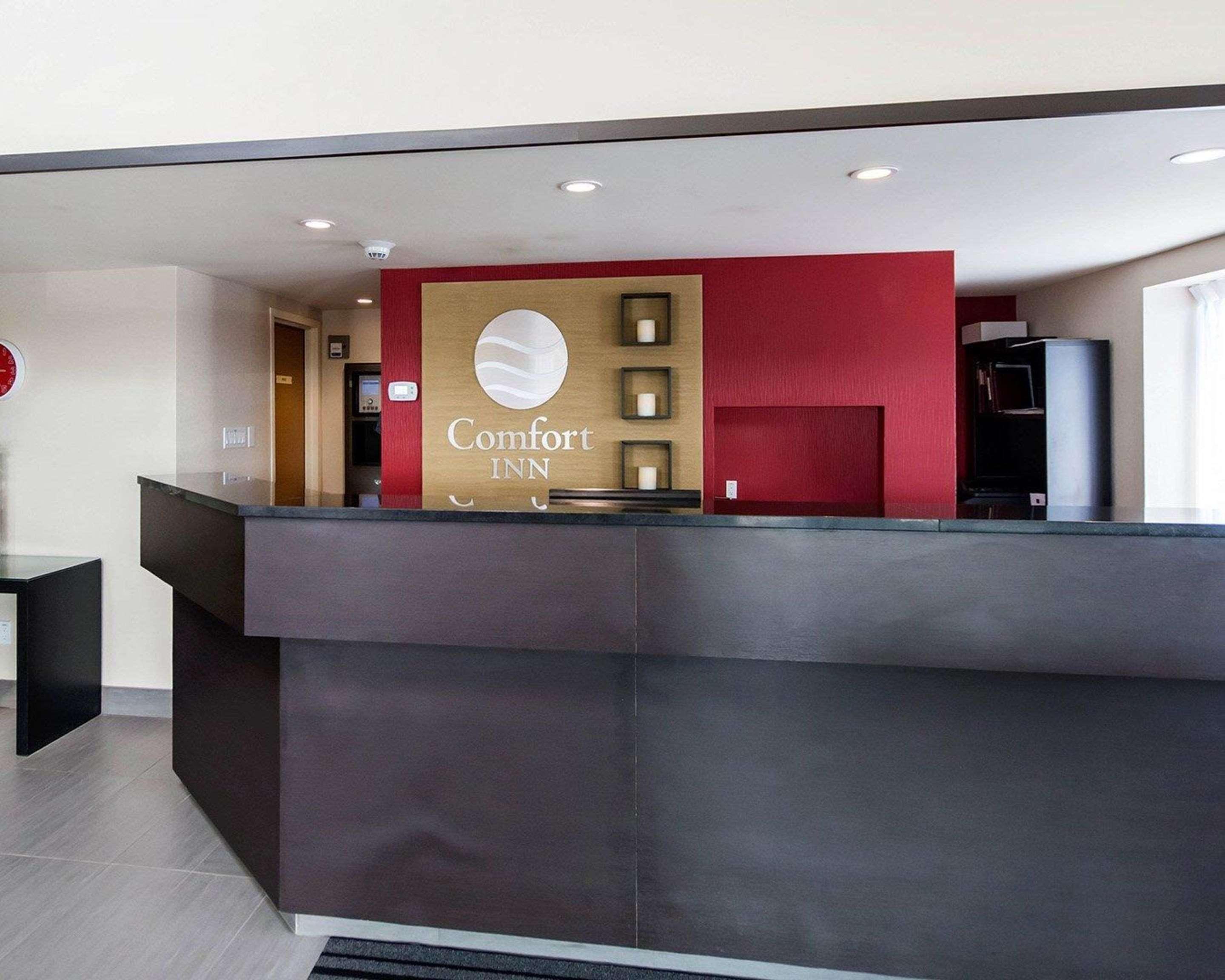 Comfort Inn Rouyn Exterior photo